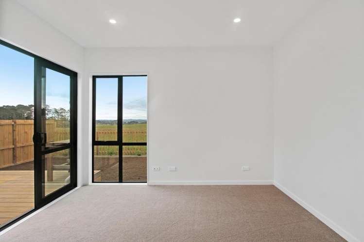 68 Puwha Street Massey_13