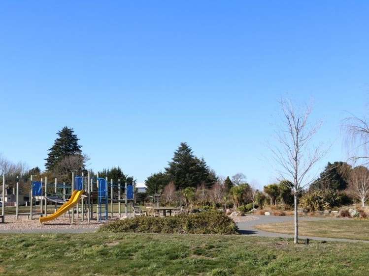 32 Magnolia Drive Netherby_5