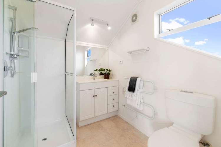 2/12 The Green Golflands_20