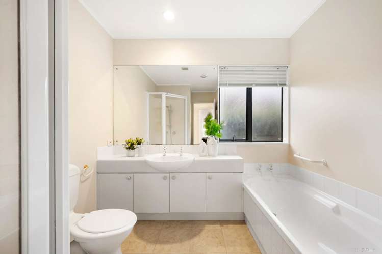 3/6 Marbeth Court Botany Downs_23