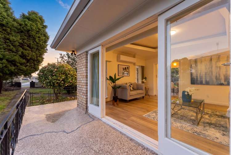 35 Archibald Road Kelston_14