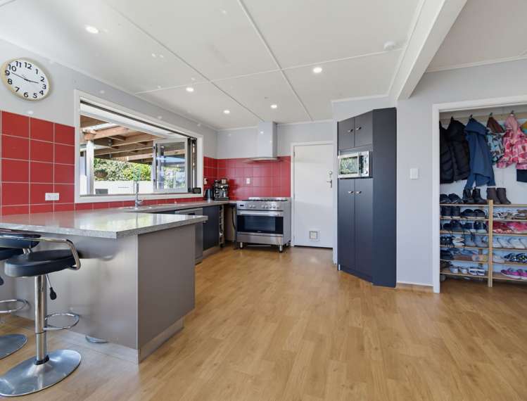 1222 Norfolk Crescent Mayfair_16