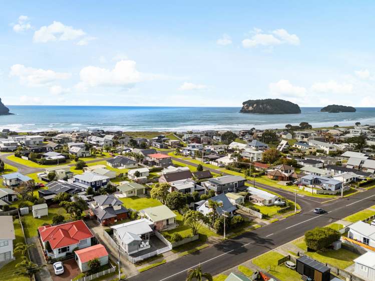 220A Ocean Road Whangamata_36