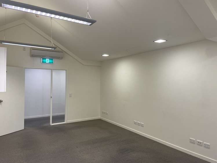 J1/18-24 Rees Street Queenstown_2