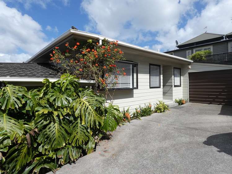 2/125 Victoria Road Devonport_0