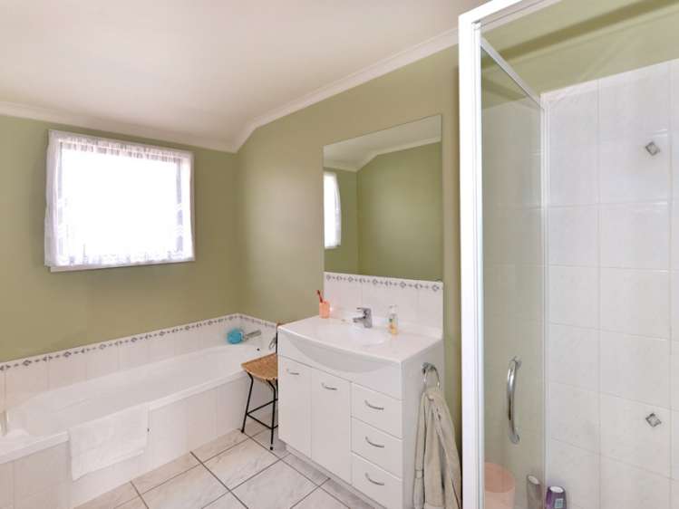 31 Hollybush Drive Brightwater_13