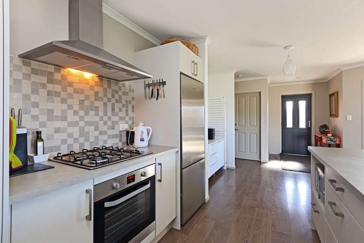 17 Lowry Place Frimley_14