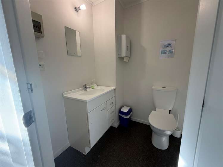 First Floor. Unit H, 31 Railway Avenue Alicetown_2