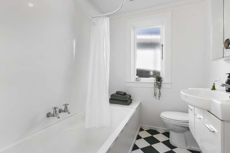 82 Northland Road Northland_11