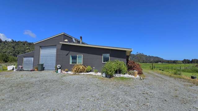 Off-grid lifestyle property in Harihari