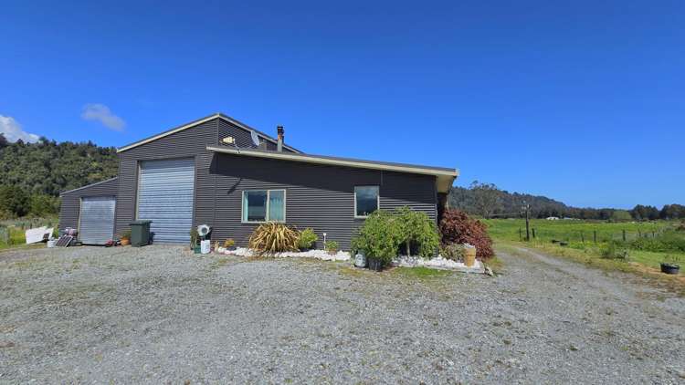 711B La Fontaine Road_0