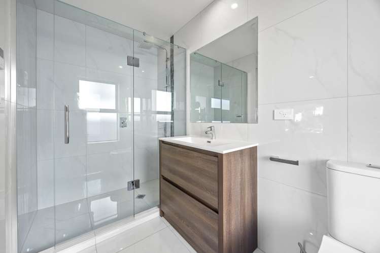 16 Lime Hill Rise Flat Bush_36