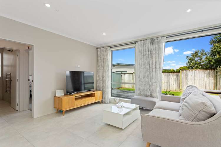 25 Costa Viva Crescent Karaka_10