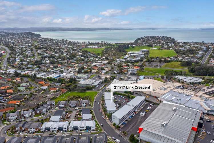 211/17 Link Crescent Stanmore Bay_16
