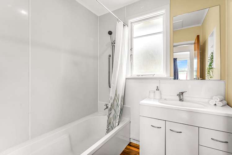 11 Beazley Ave Paparangi_15