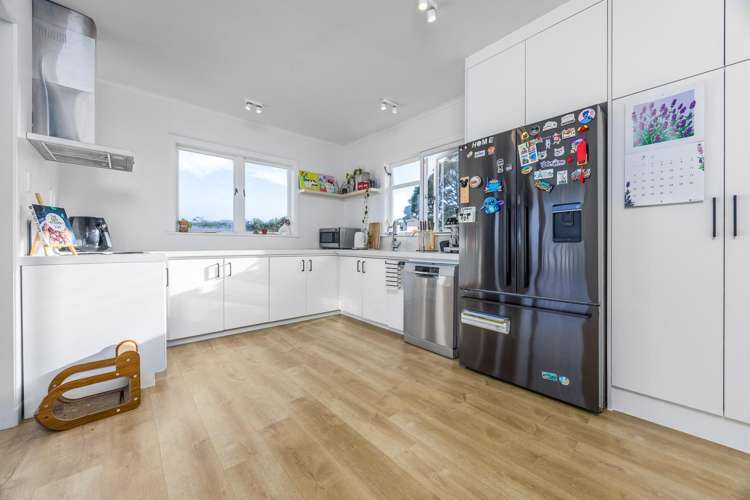 7 Chamberlain Road Massey_29