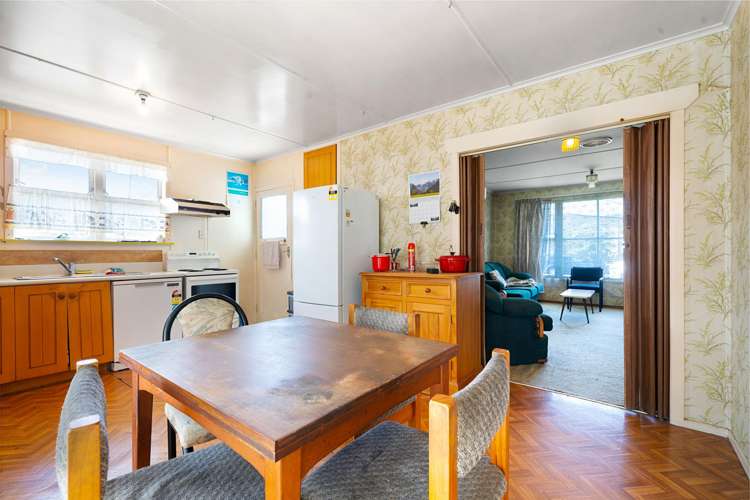 24 Cobham Crescent Kelston_6