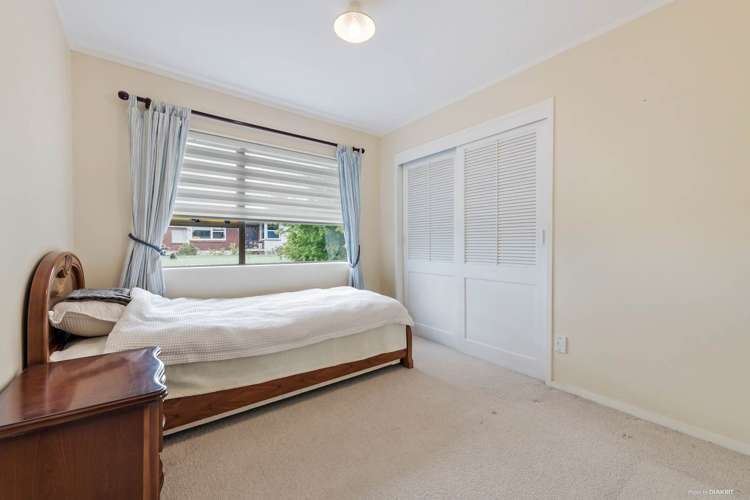 12 Royal Road Massey_17