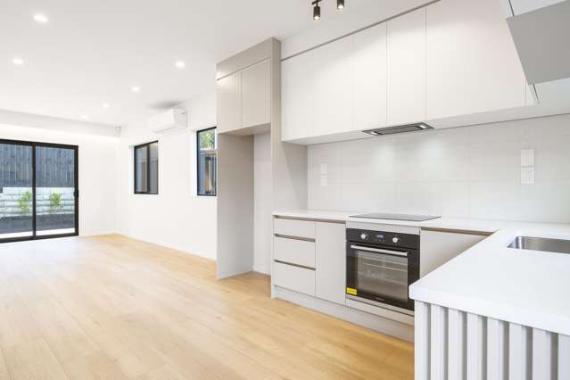 2/6 McRae Road Mount Wellington_1