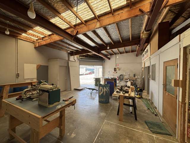 2/29 Broken Hill Road Kenepuru_4