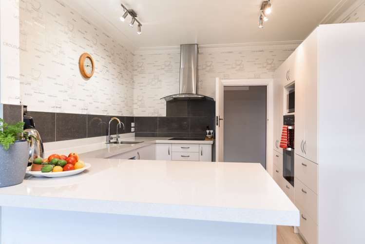 227 Highcliff Road Shiel Hill_5