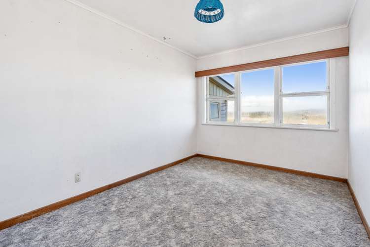 44 Memorial Drive Parahaki_10