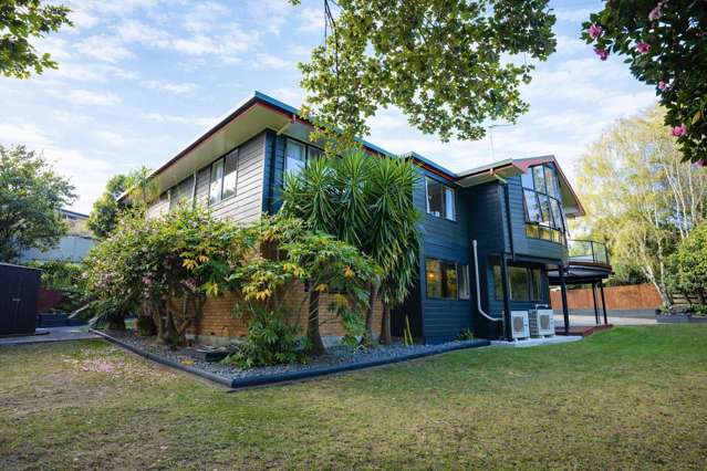 Waterfront Living Meets Family Scale