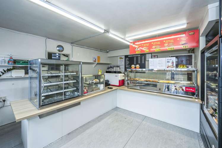 54 and 56 Ben Lomond Crescent Pakuranga_9