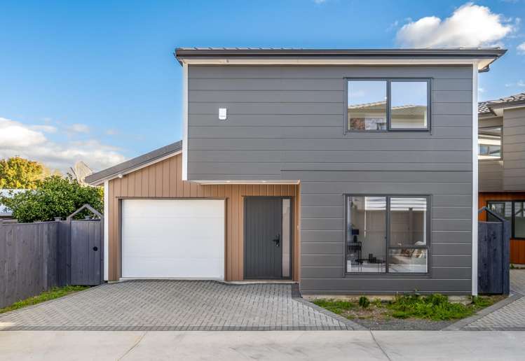 2/57 Sunderlands Road_0