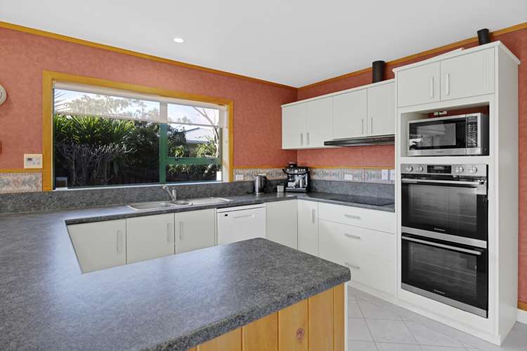 60 Pembroke Road East Stratford_18