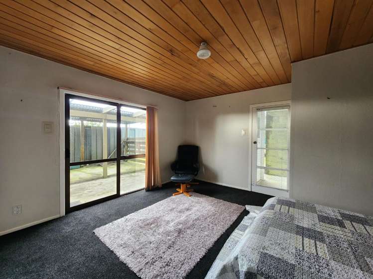 8b Julian Place Westown_17