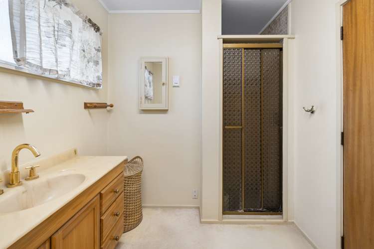 8 Henare Street West End_12