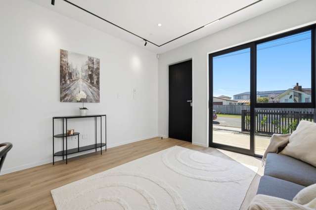 2/2 Halswell Street Mangere East_3