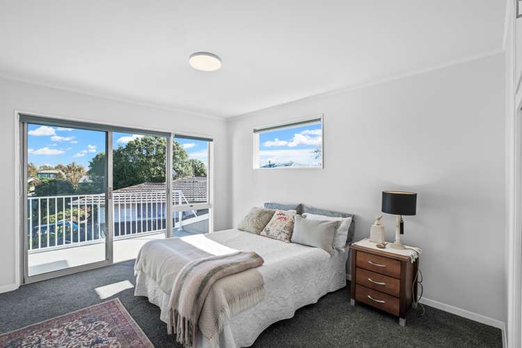 2/19 De Bloge Place Burwood_5