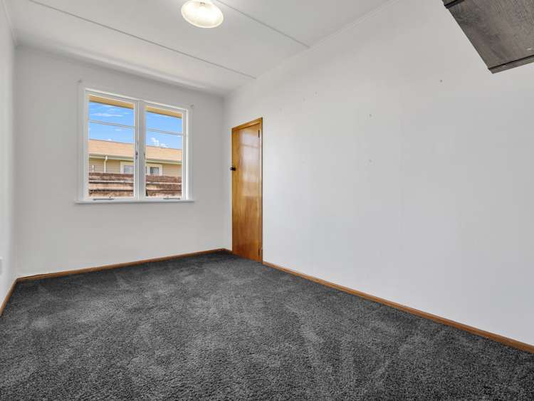 14 Bracken Street Leamington_13