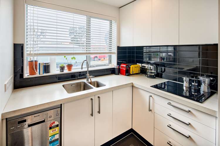 10/36 Tacy Street Kilbirnie_5