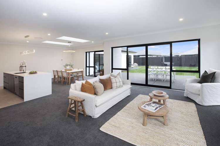 22 Verdeco Boulevard Lincoln_10