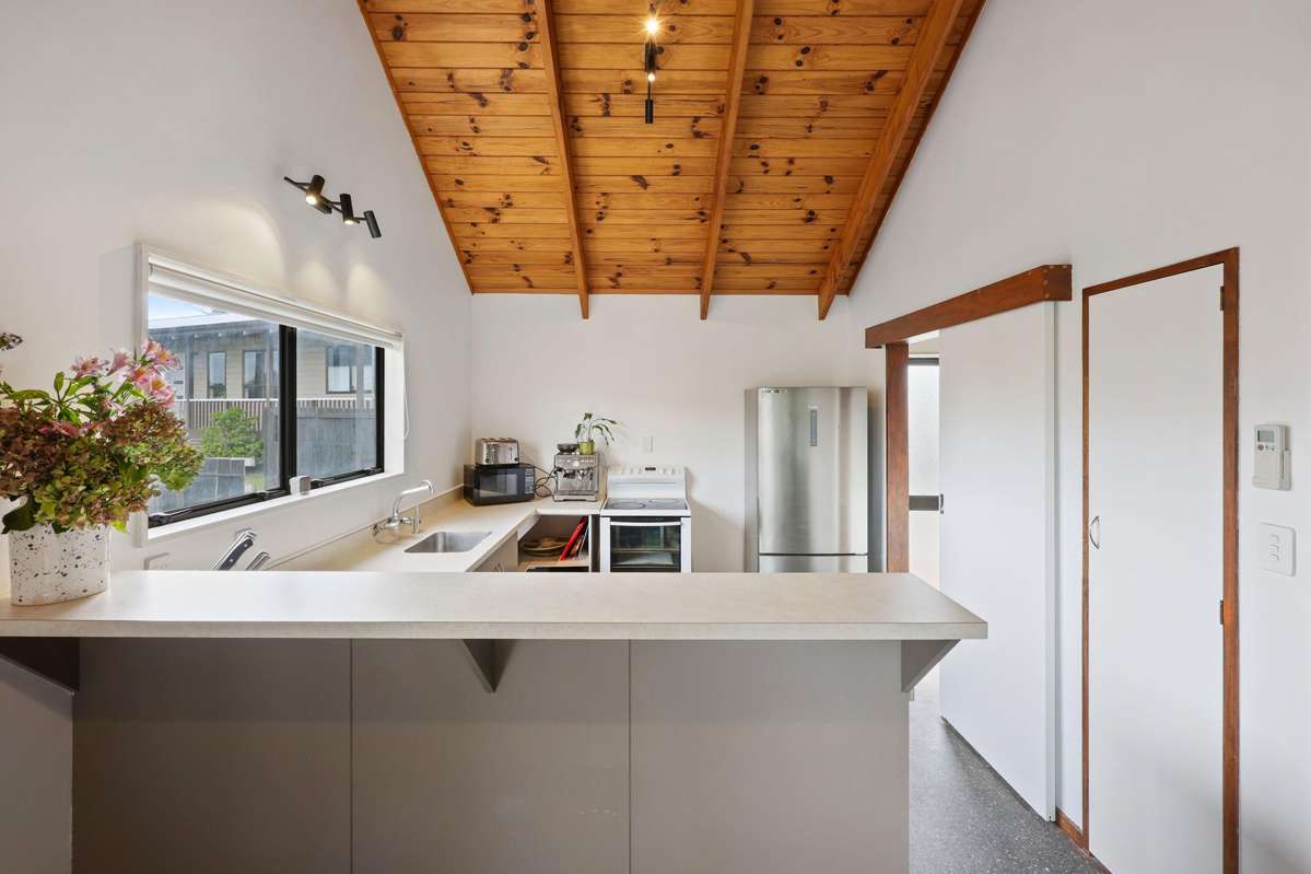 2/11 Hosking Place_1