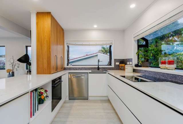 1/11 Honeysuckle Lane Mairangi Bay_1