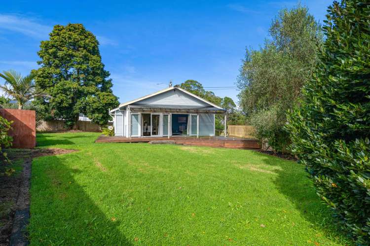 33 Baring Terrace Strandon_11