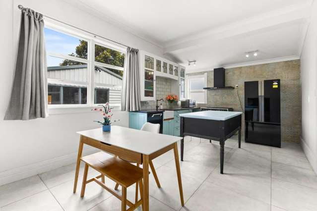 1200 Caroline Road Mayfair_4