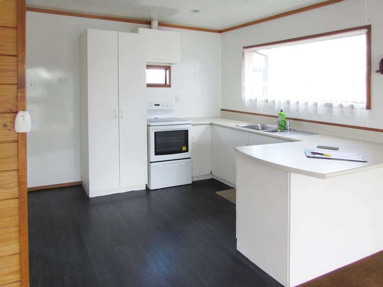 1 Wing Crescent Papakura_5