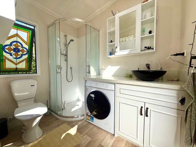 10 Cross st Raglan_9
