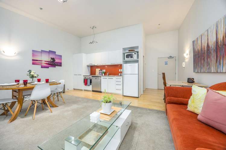 7B/99 Anzac Avenue_3