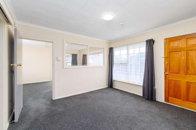 121 Gayhurst Road Dallington_3