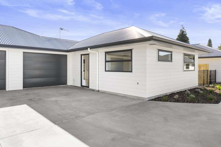 2/7 Fenwick Crescent_0