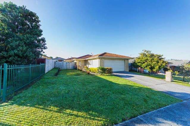 34 Robin Brooke Dr, Flat Bush