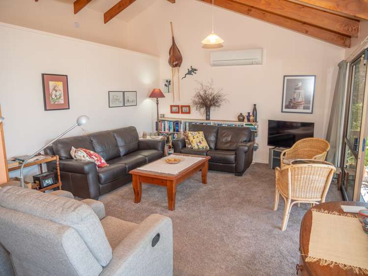 39 Seaview Road Cable Bay_9