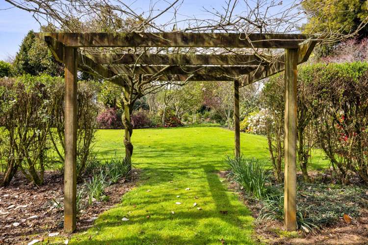 130 Cross Road Lepperton_12