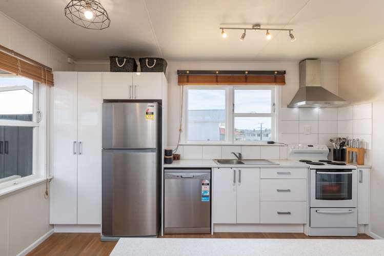 96 Sievers Grove Cannons Creek_1